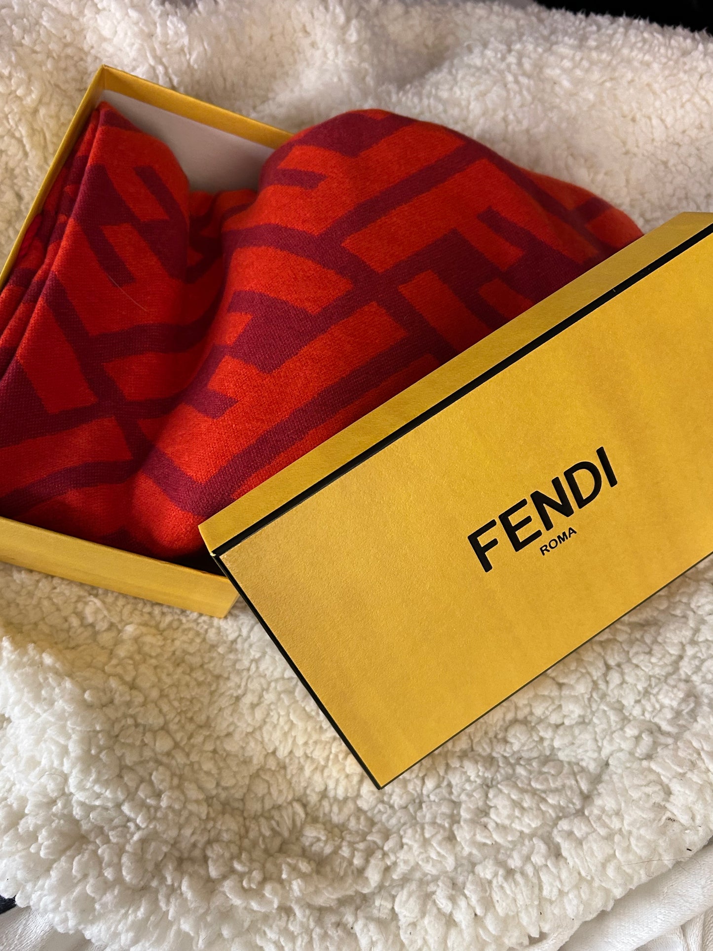 Jacquard Red Tasseled Scarf