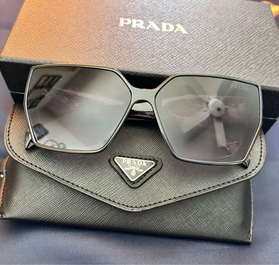 Black Tortoise Pattern Women's Sunglasses