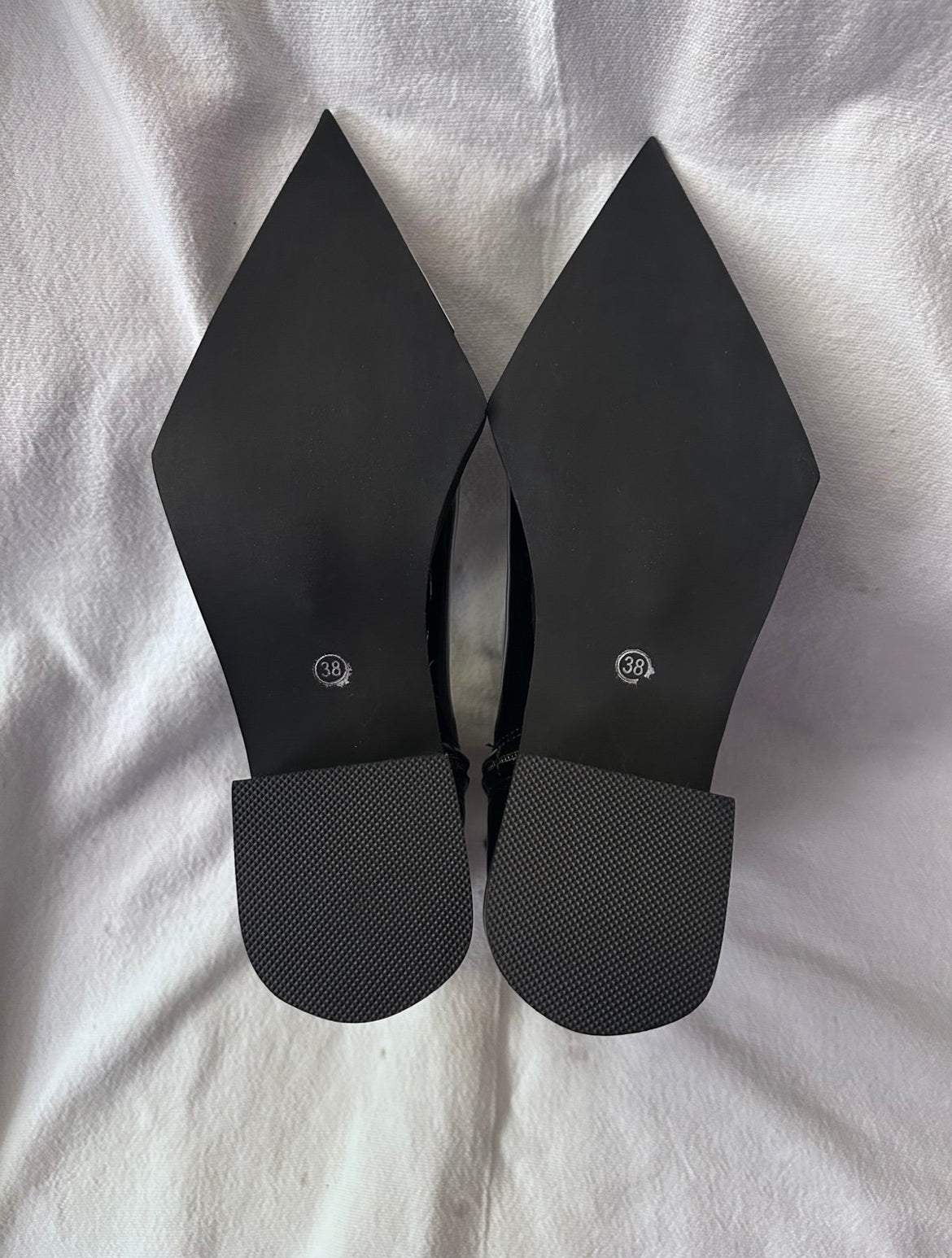 Sexy Pointed Toe Patent Noir Boots