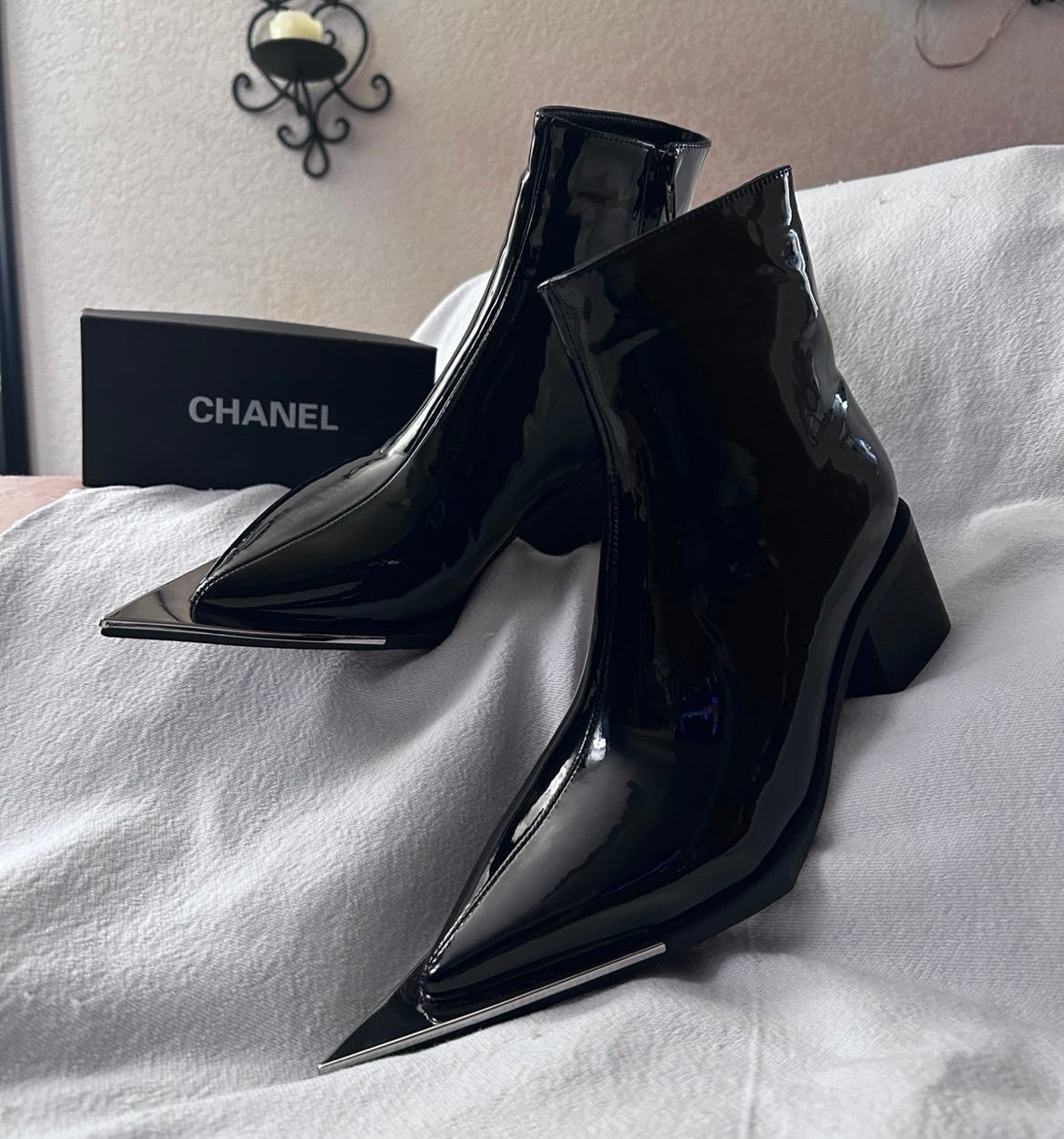 Sexy Pointed Toe Patent Noir Boots