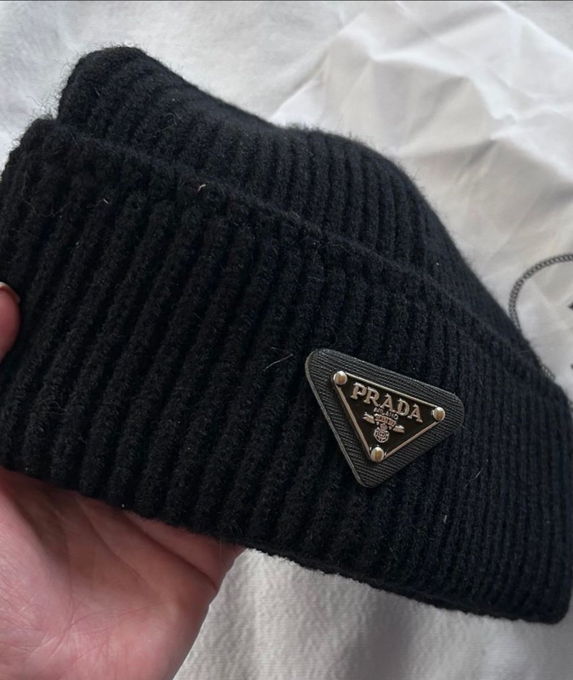 Unisex Wool and Cashmere Beanie.