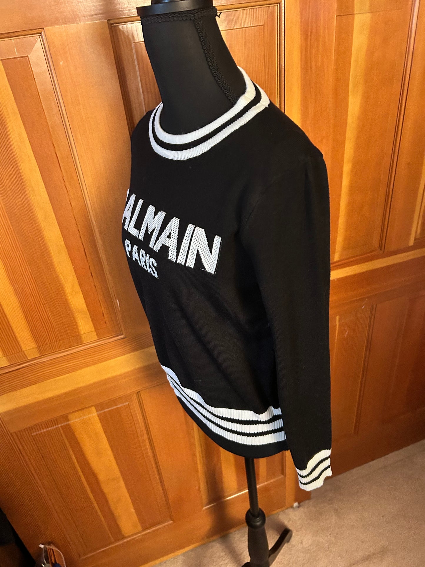 Black and White Intarsia-Knit Logo Jumper.
