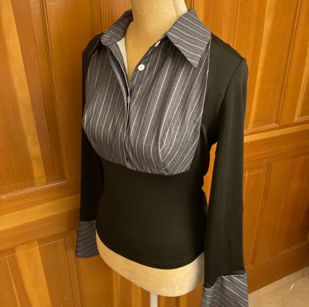 Artdeco Cuffed Sleeve Pinstriped Blouse