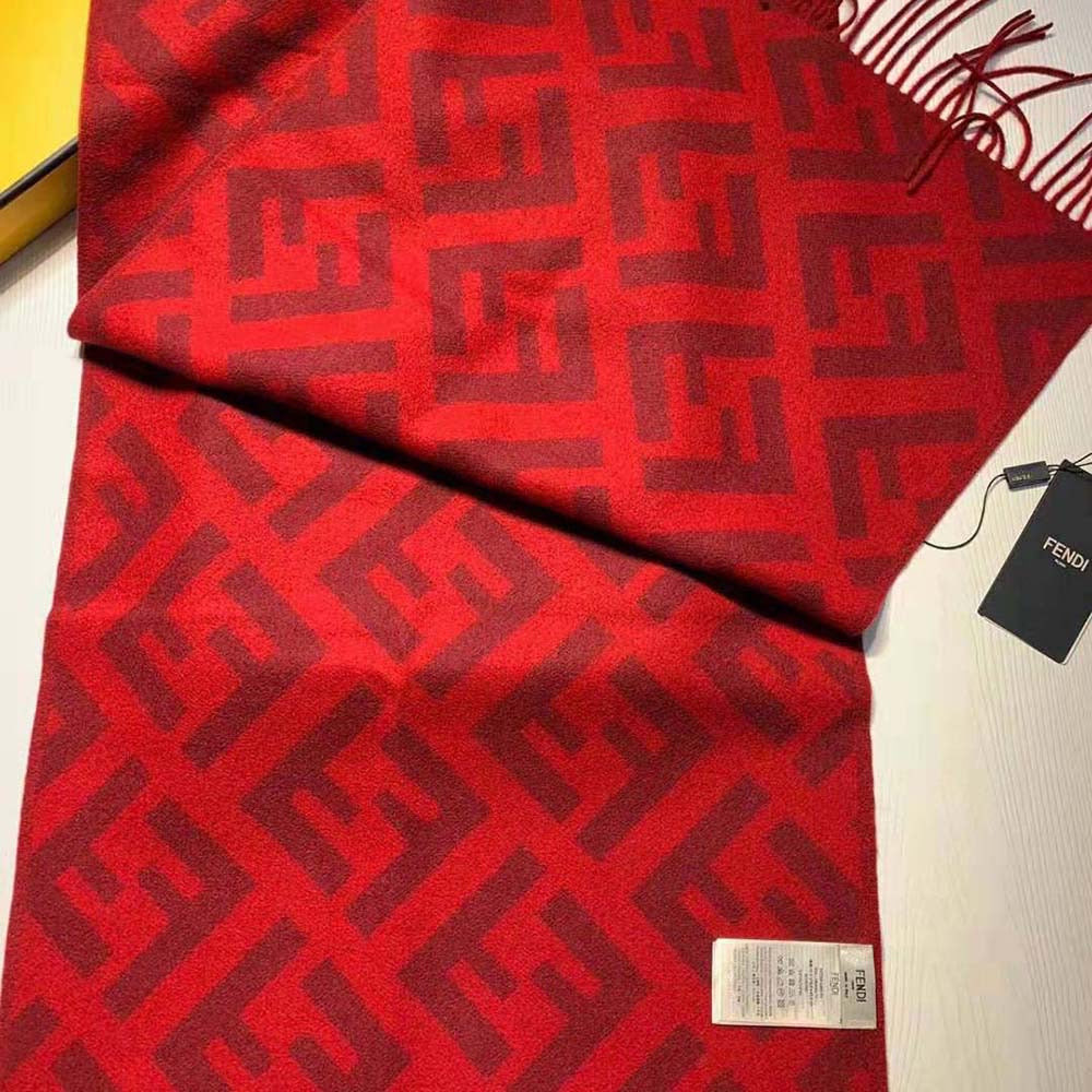 Jacquard Red Tasseled Scarf