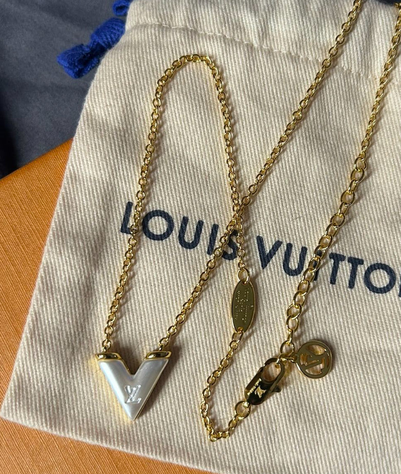 Resin Essential V Pendant Necklace