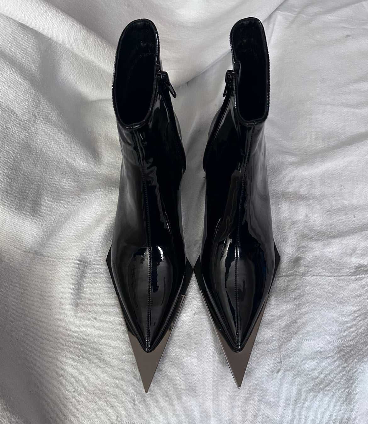 Sexy Pointed Toe Patent Noir Boots