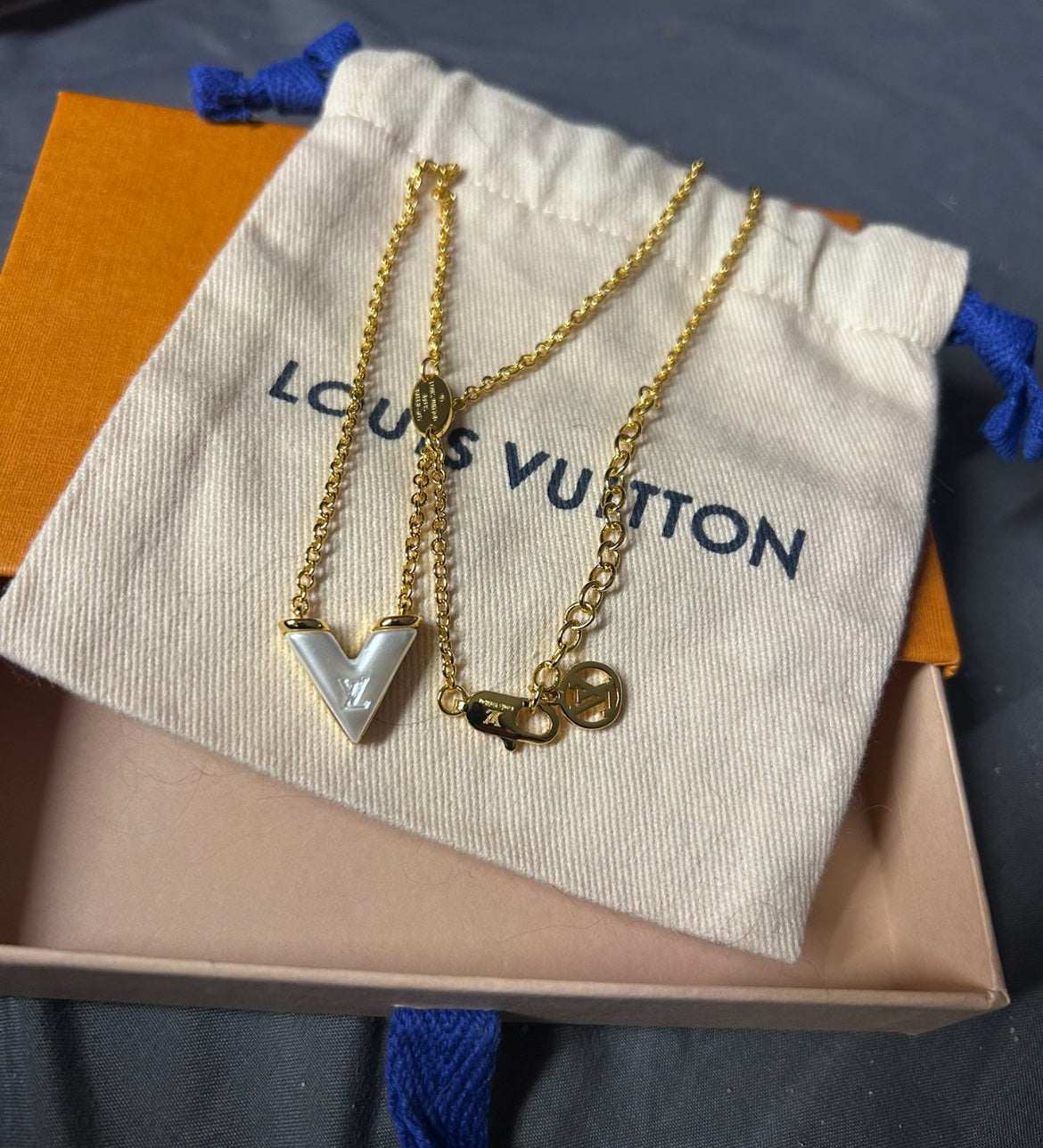 Resin Essential V Pendant Necklace