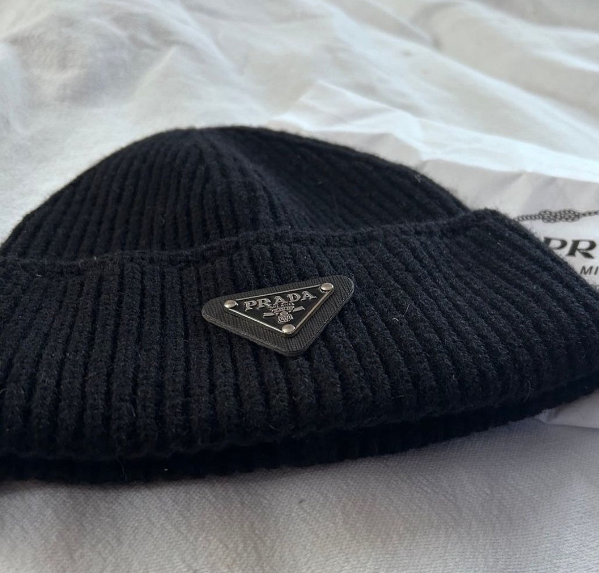 Unisex Wool and Cashmere Beanie.