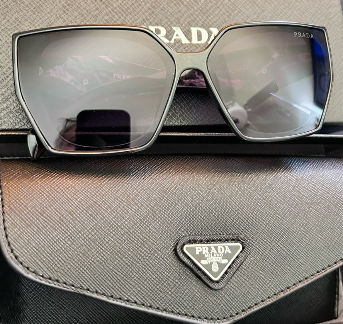 Black Tortoise Pattern Women's Sunglasses