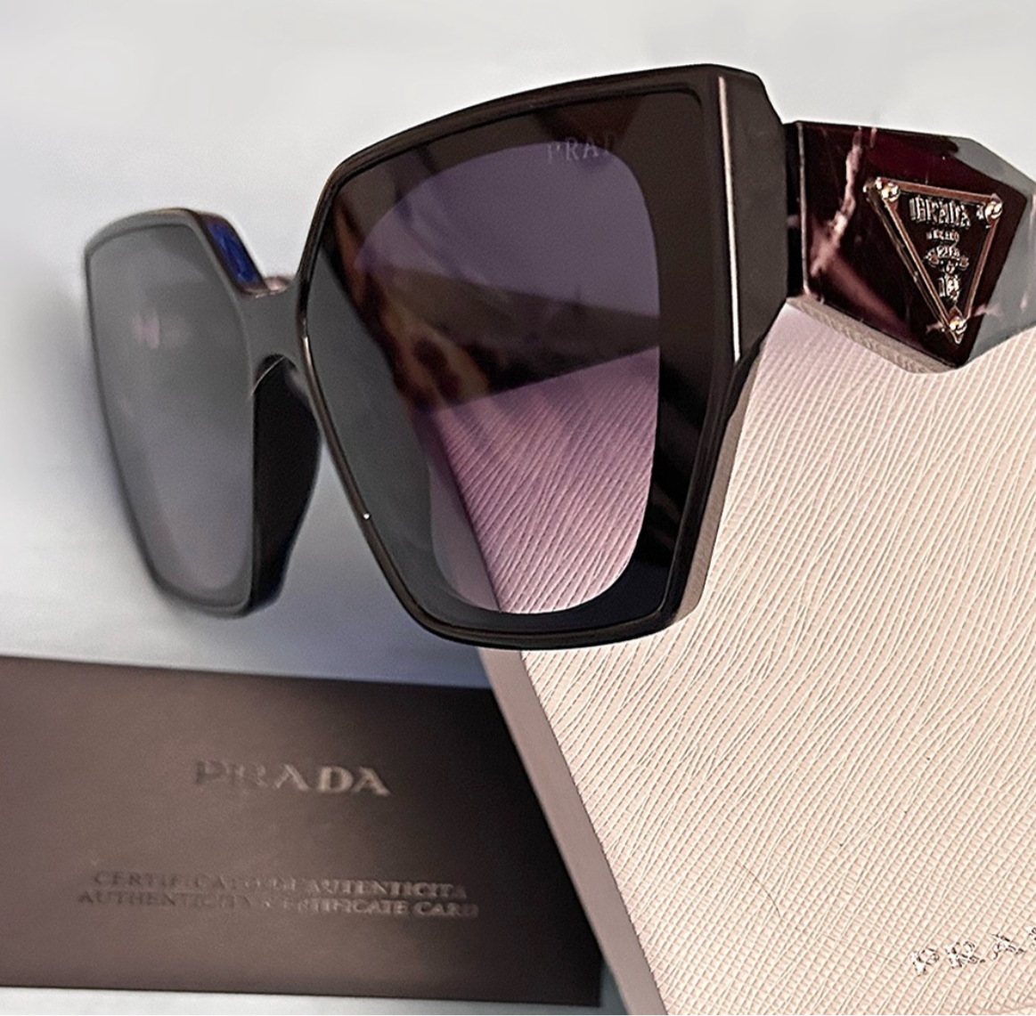 Black Tortoise Pattern Women's Sunglasses