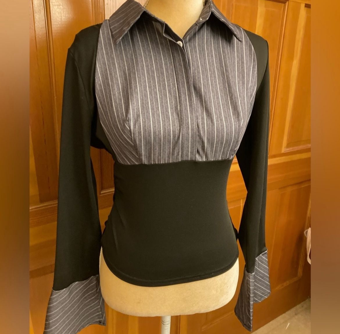 Artdeco Cuffed Sleeve Pinstriped Blouse
