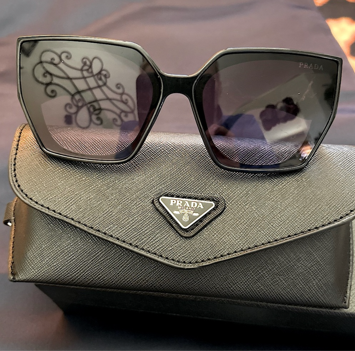 Black Tortoise Pattern Women's Sunglasses