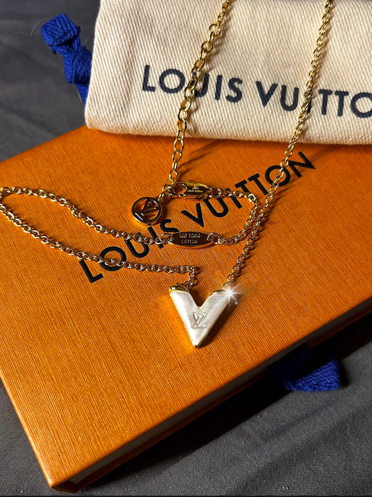 Resin Essential V Pendant Necklace